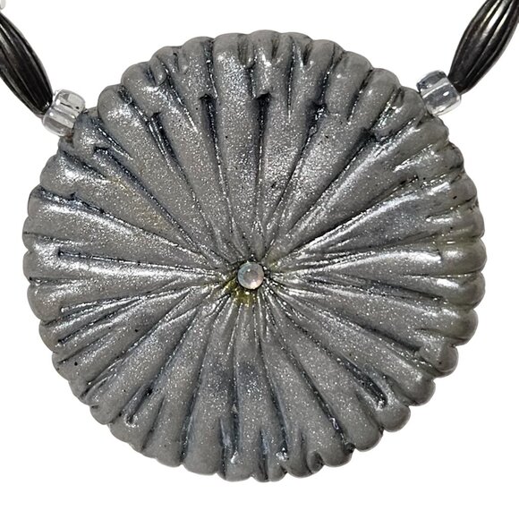 Handcrafted Textured Circular Black Silver Pendants Necklace Fashion Jewelry - Picture 2 of 7